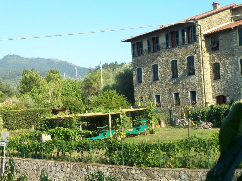 Vila Agriturismo A Veggia Vigna Garlenda Exteriér fotografie